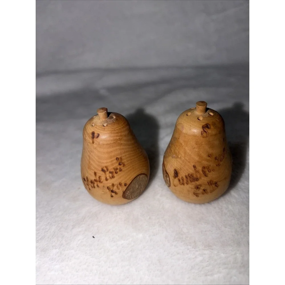 Vintage 50s Wooden Pear Salt & Pepper Shakers Cumberland Falls Souvenir‎ GVC